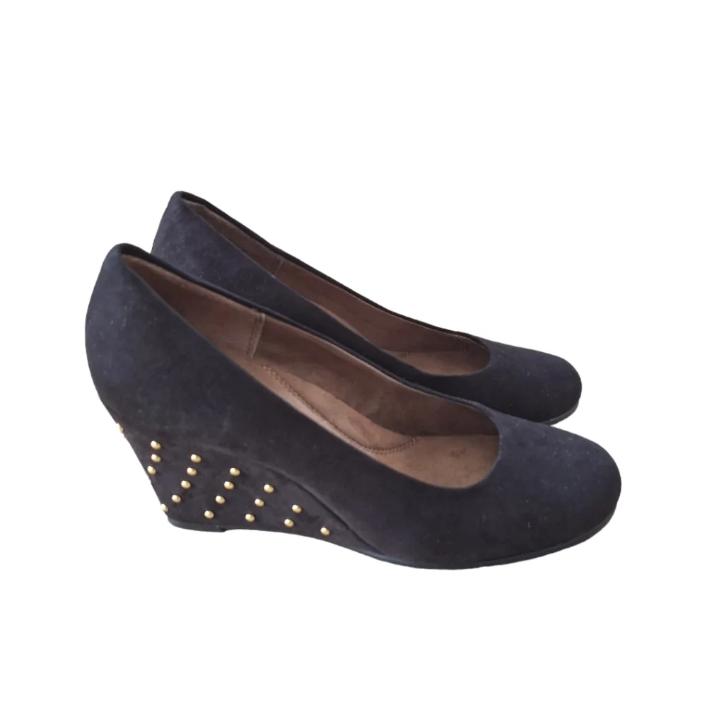 Aerosoles Women's Plum Tree Black Suede Studded Wedge Heels Pumps Like New sz7